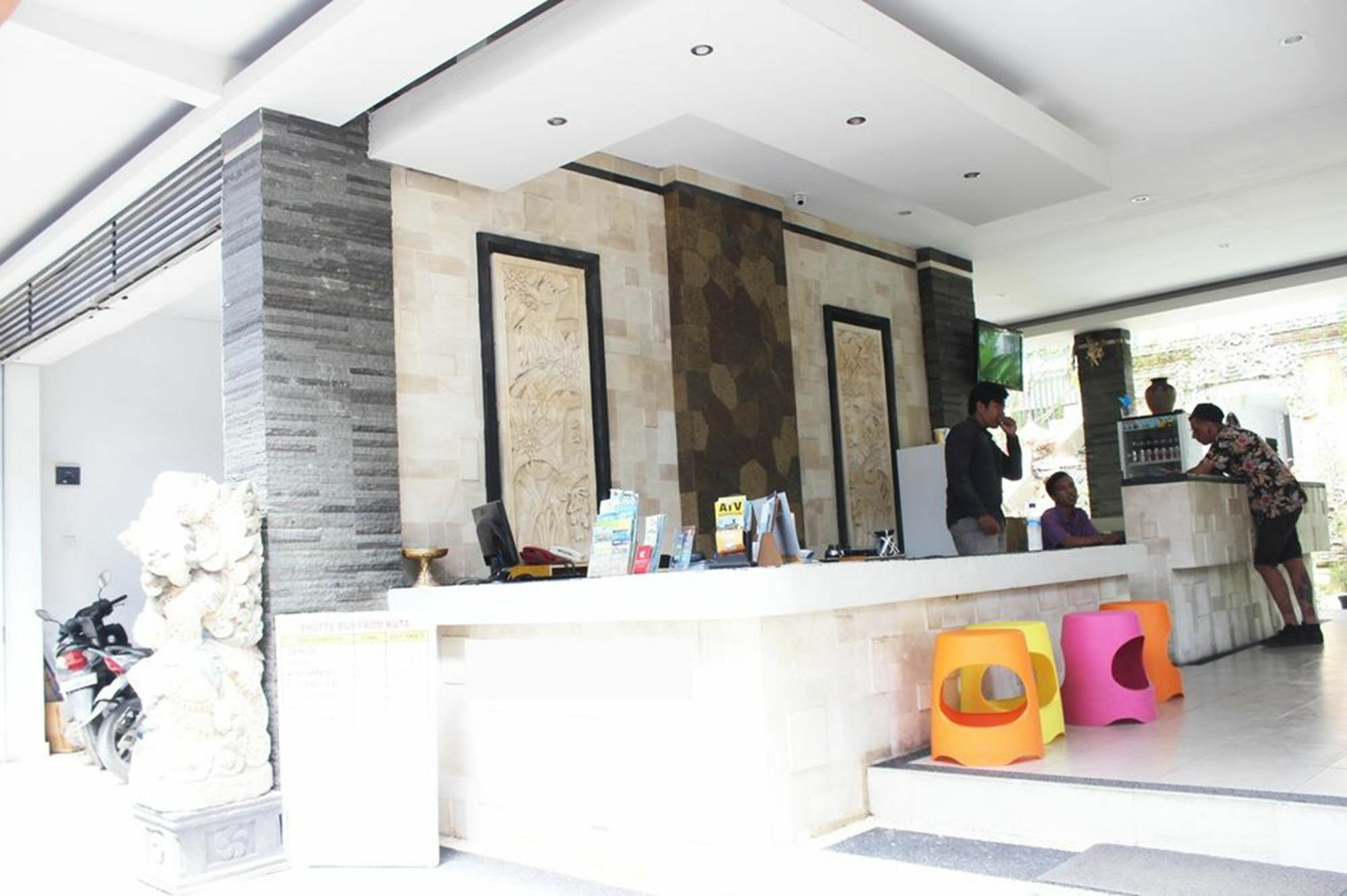 Kuta Beach Hostel Esterno foto