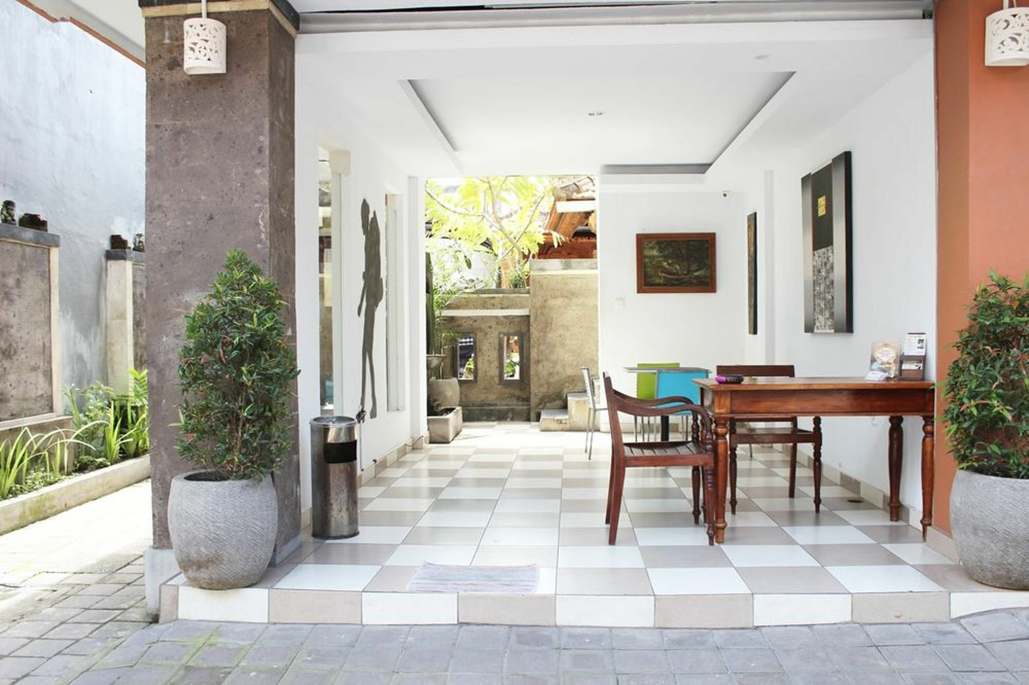 Kuta Beach Hostel Esterno foto